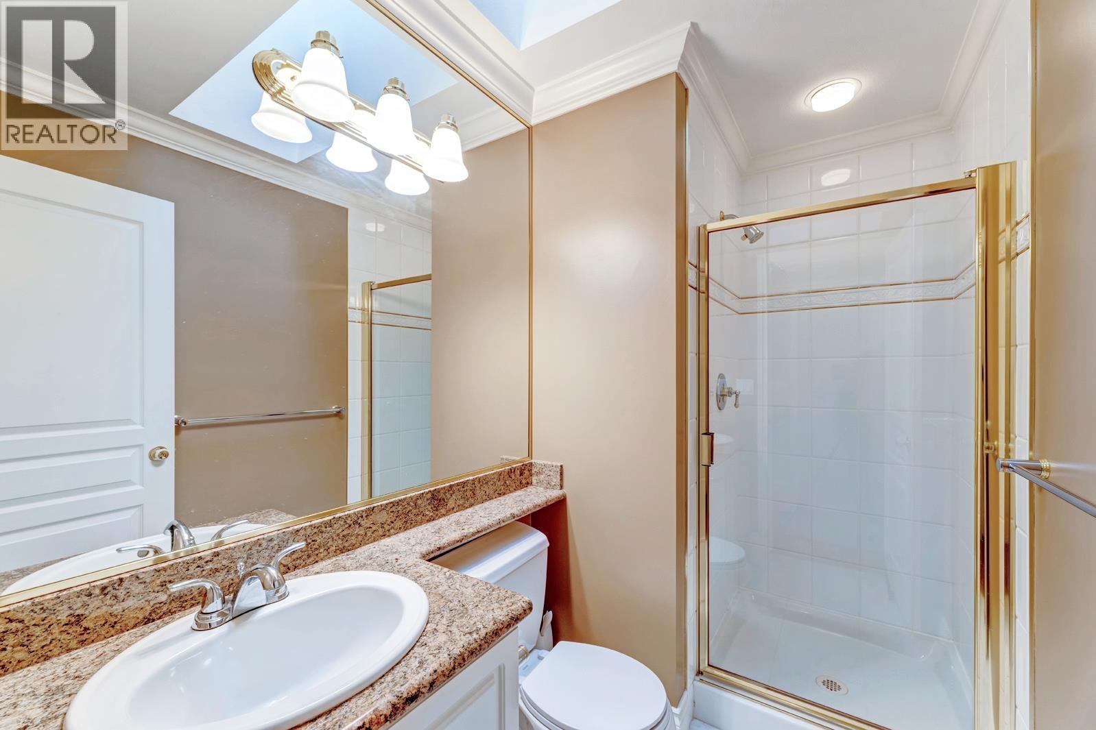7988 7988 Sunnyholme Crescent, Richmond, BC - Indoor Photo Showing Bathroom