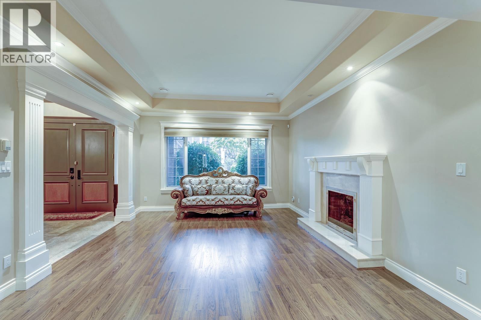 7988 7988 Sunnyholme Crescent, Richmond, BC - Indoor With Fireplace