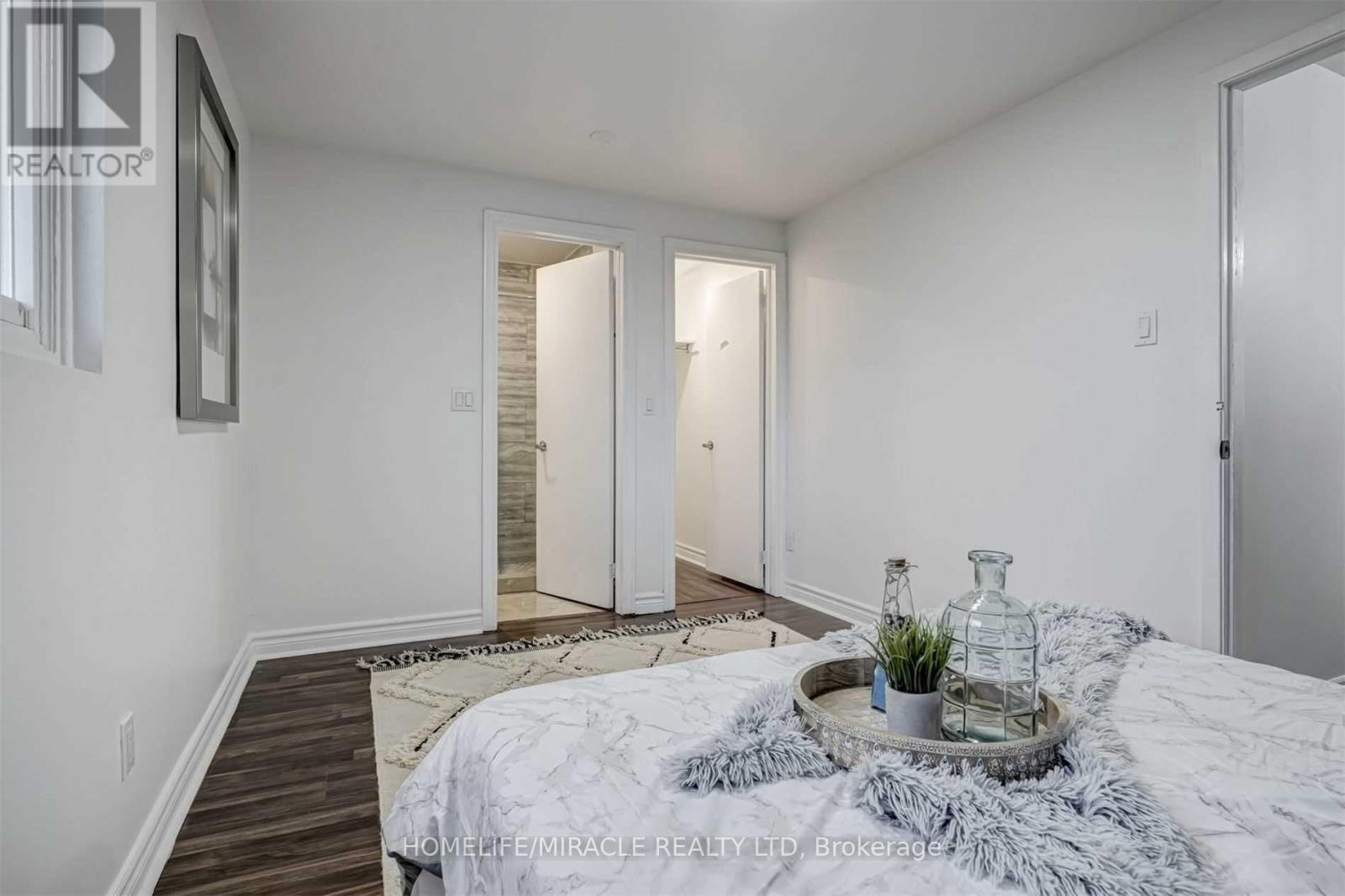 33 Mosque Crescent, Toronto, ON - Indoor Photo Showing Bedroom