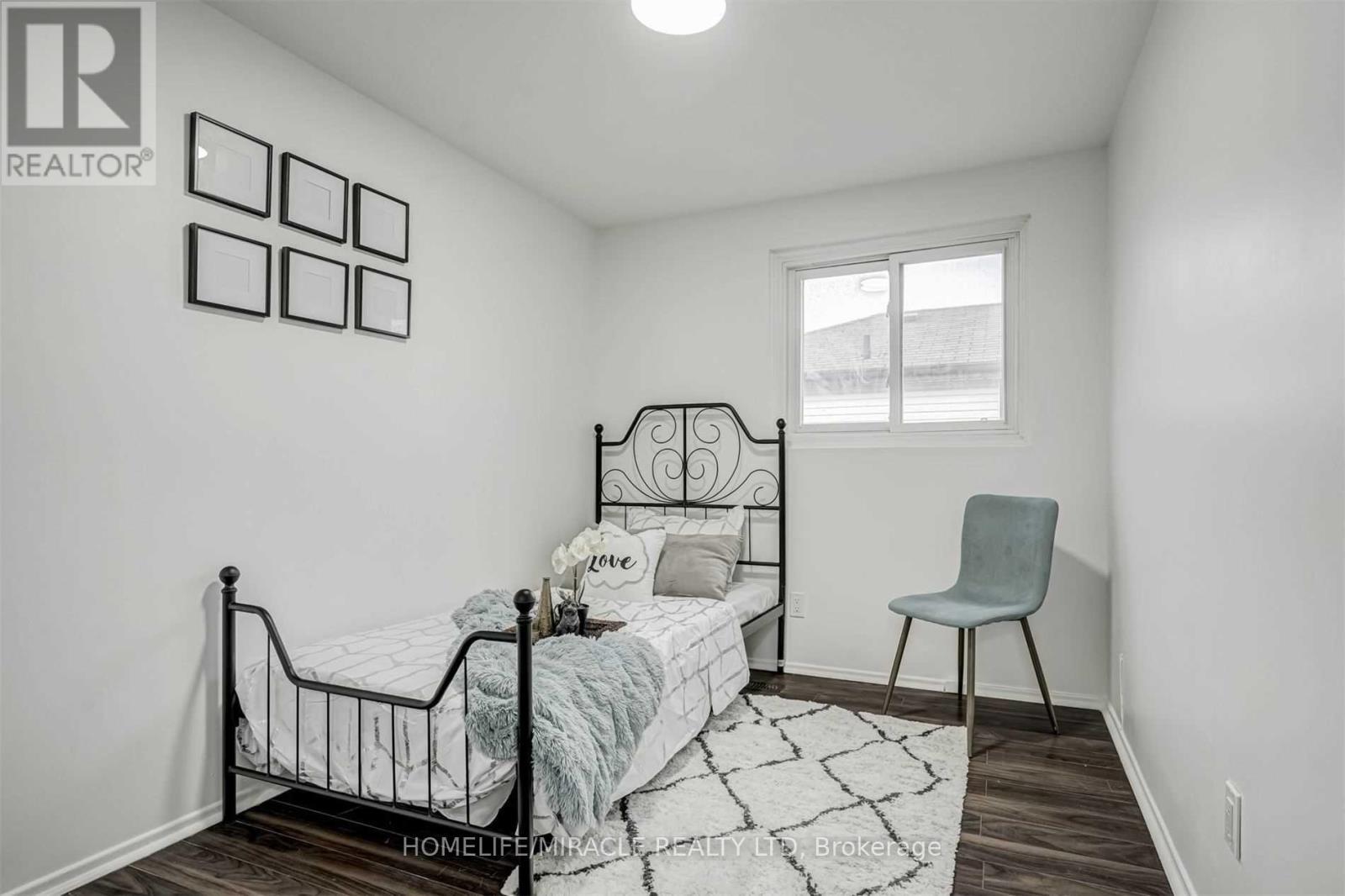 33 Mosque Crescent, Toronto, ON - Indoor Photo Showing Bedroom