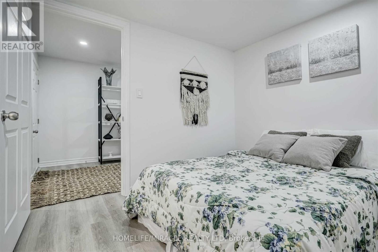 33 Mosque Crescent, Toronto, ON - Indoor Photo Showing Bedroom