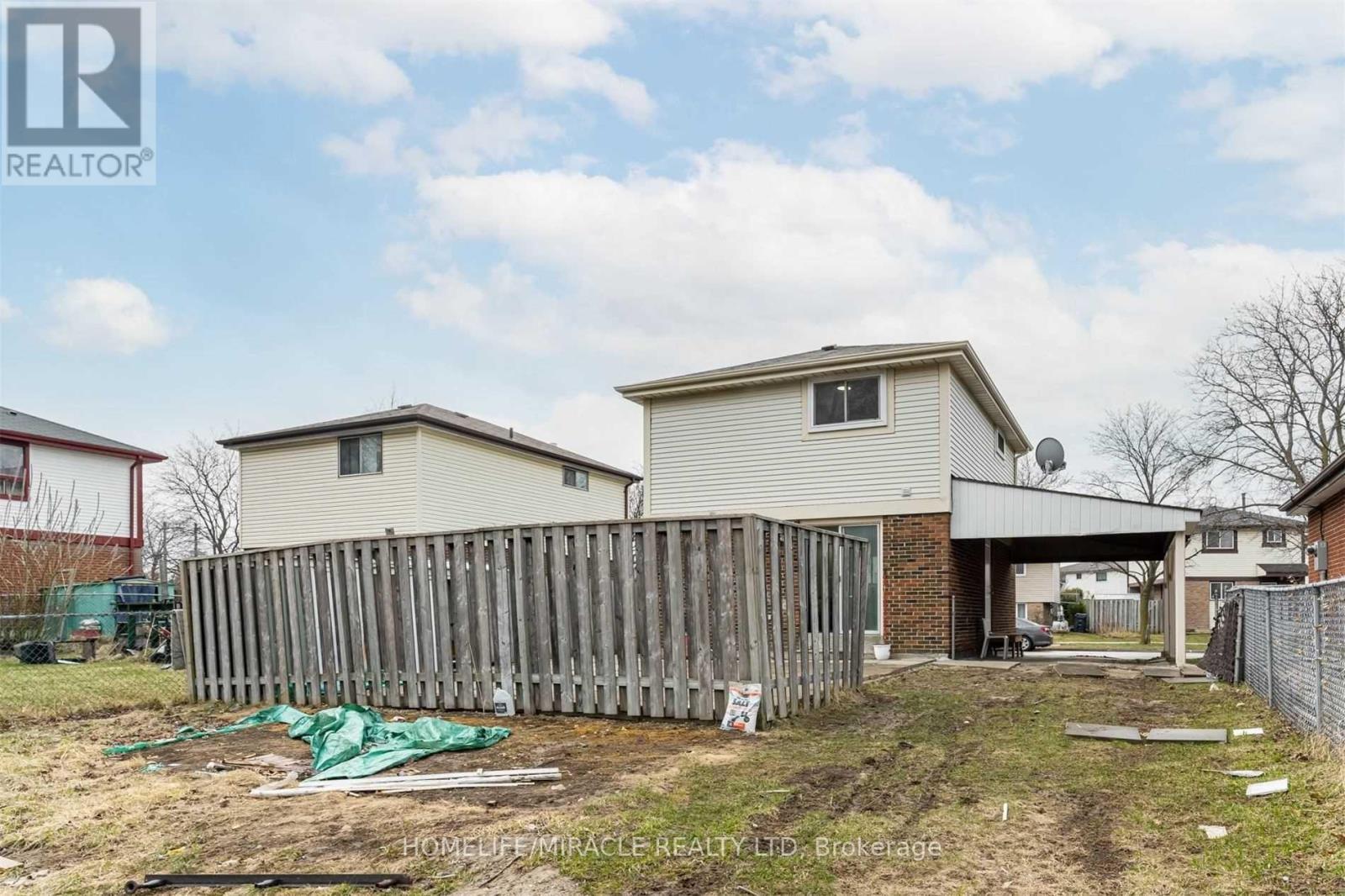 33 Mosque Crescent, Toronto, ON - Outdoor With Exterior
