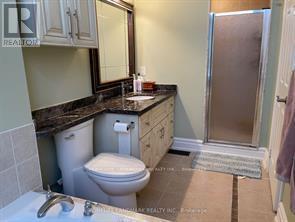 1268 Jezero Crescent, Oakville, ON - Indoor Photo Showing Bathroom