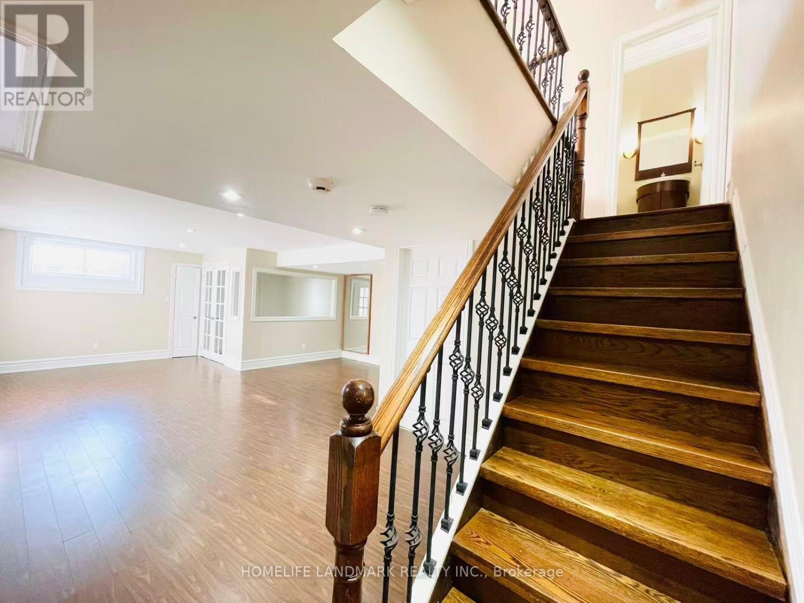 1268 Jezero Crescent, Oakville, ON - Indoor Photo Showing Other Room