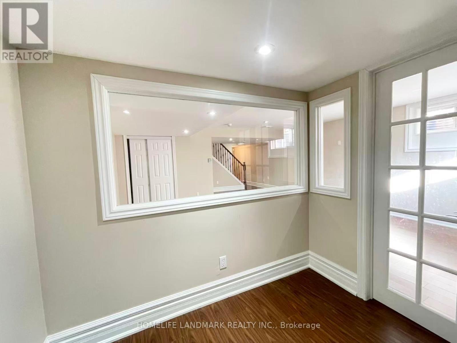 1268 Jezero Crescent, Oakville, ON - Indoor Photo Showing Other Room