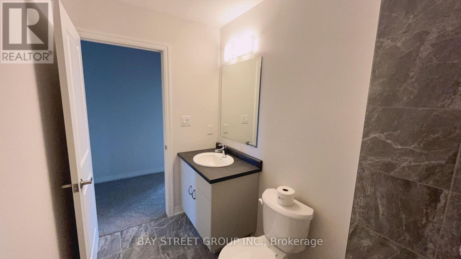 Shared Bathroom _ Second Floor - Upper - 75 Hillcrest Road, Port Colborne (Main Street), ON - Indoor Photo Showing Bathroom