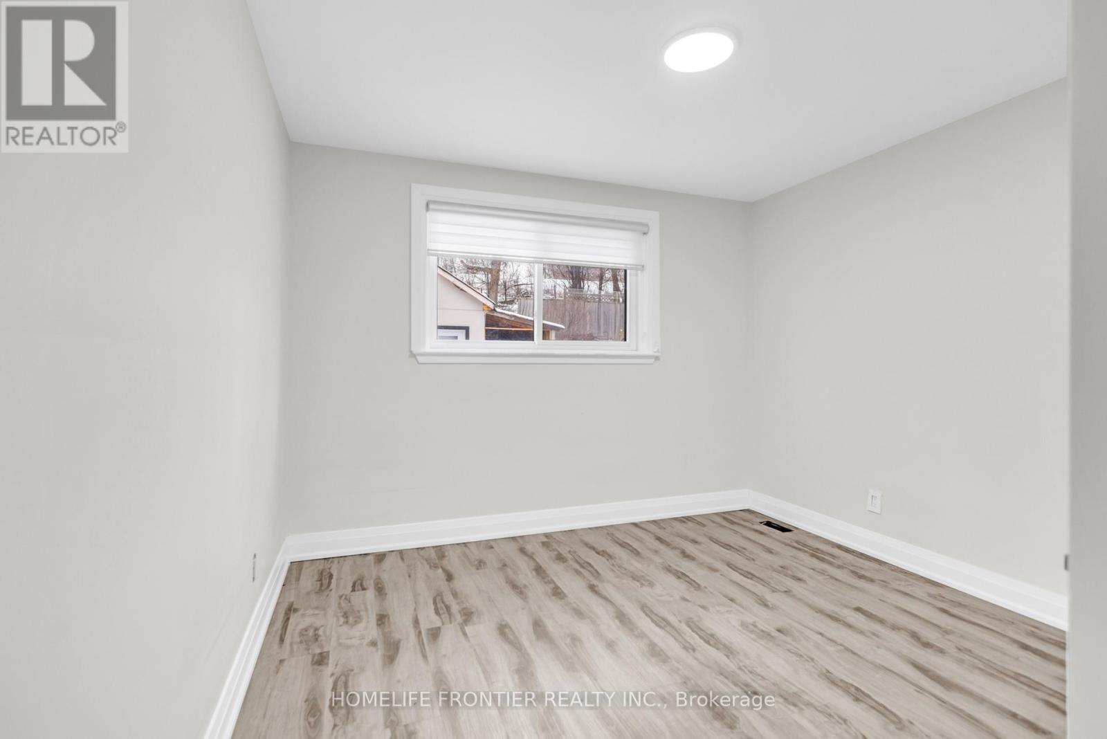 61 Sundial Crescent, Toronto, ON - Indoor Photo Showing Other Room