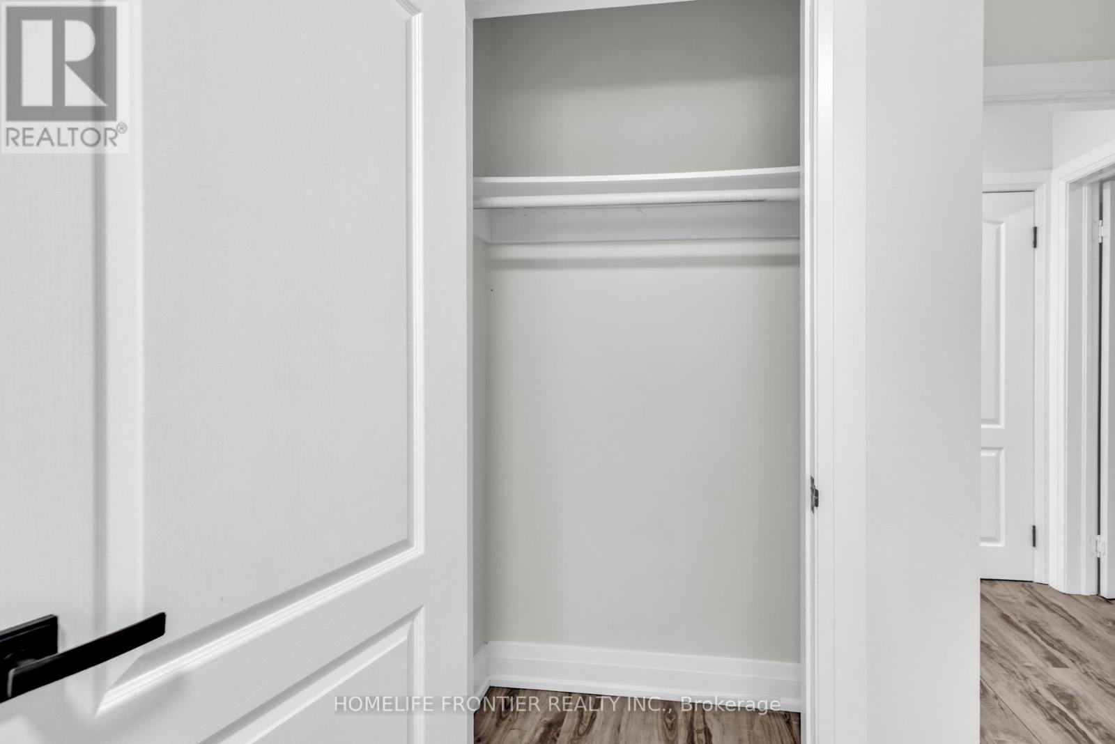 61 Sundial Crescent, Toronto, ON - Indoor Photo Showing Other Room