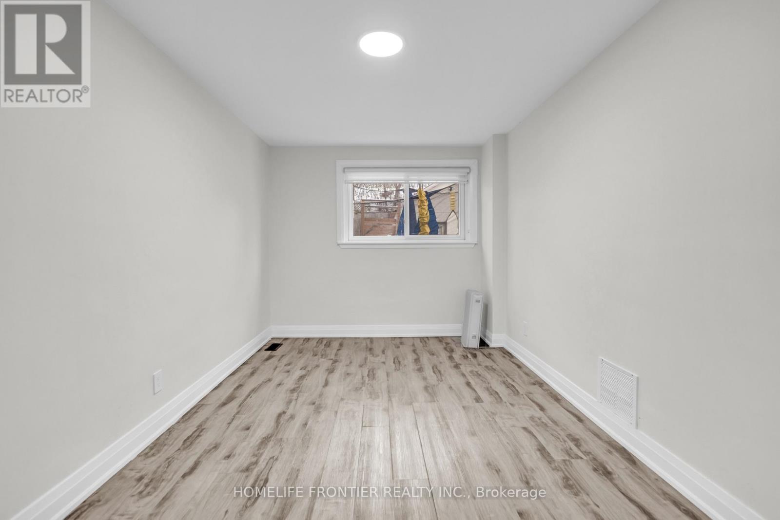61 Sundial Crescent, Toronto, ON - Indoor Photo Showing Other Room