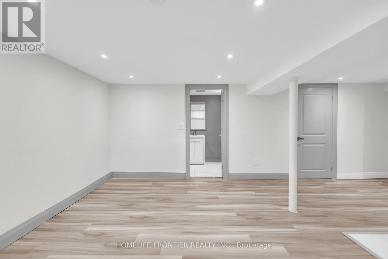 61 Sundial Crescent, Toronto, ON - Indoor Photo Showing Other Room