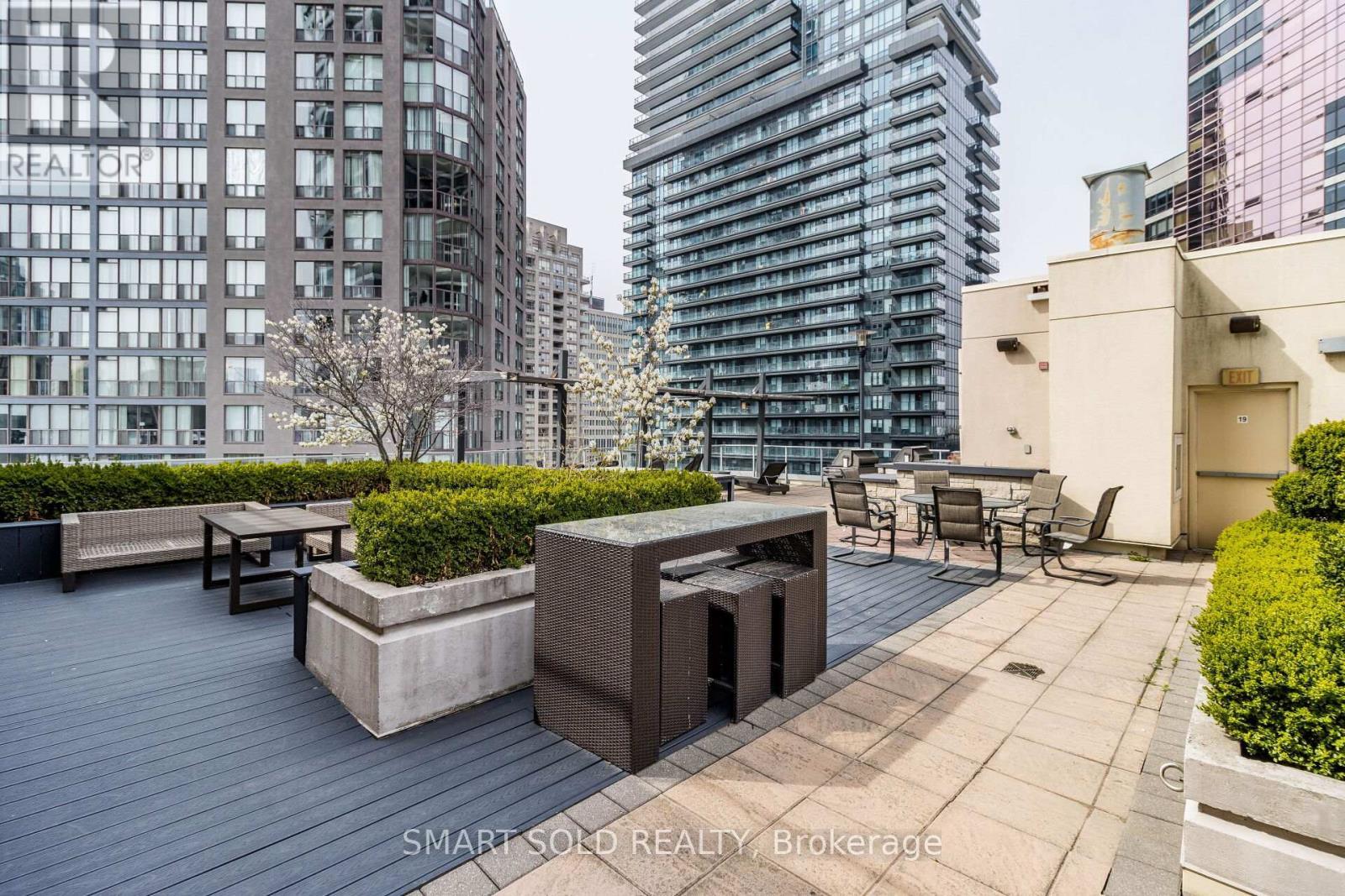 1612 - 11 St Joseph Street, Toronto, ON - Outdoor