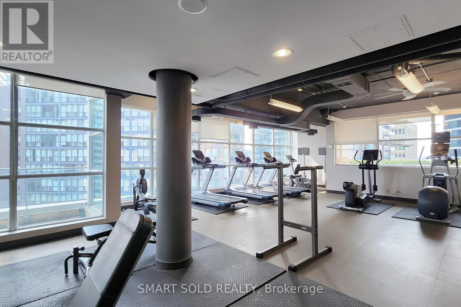 1612 - 11 St Joseph Street, Toronto, ON - Indoor Photo Showing Gym Room