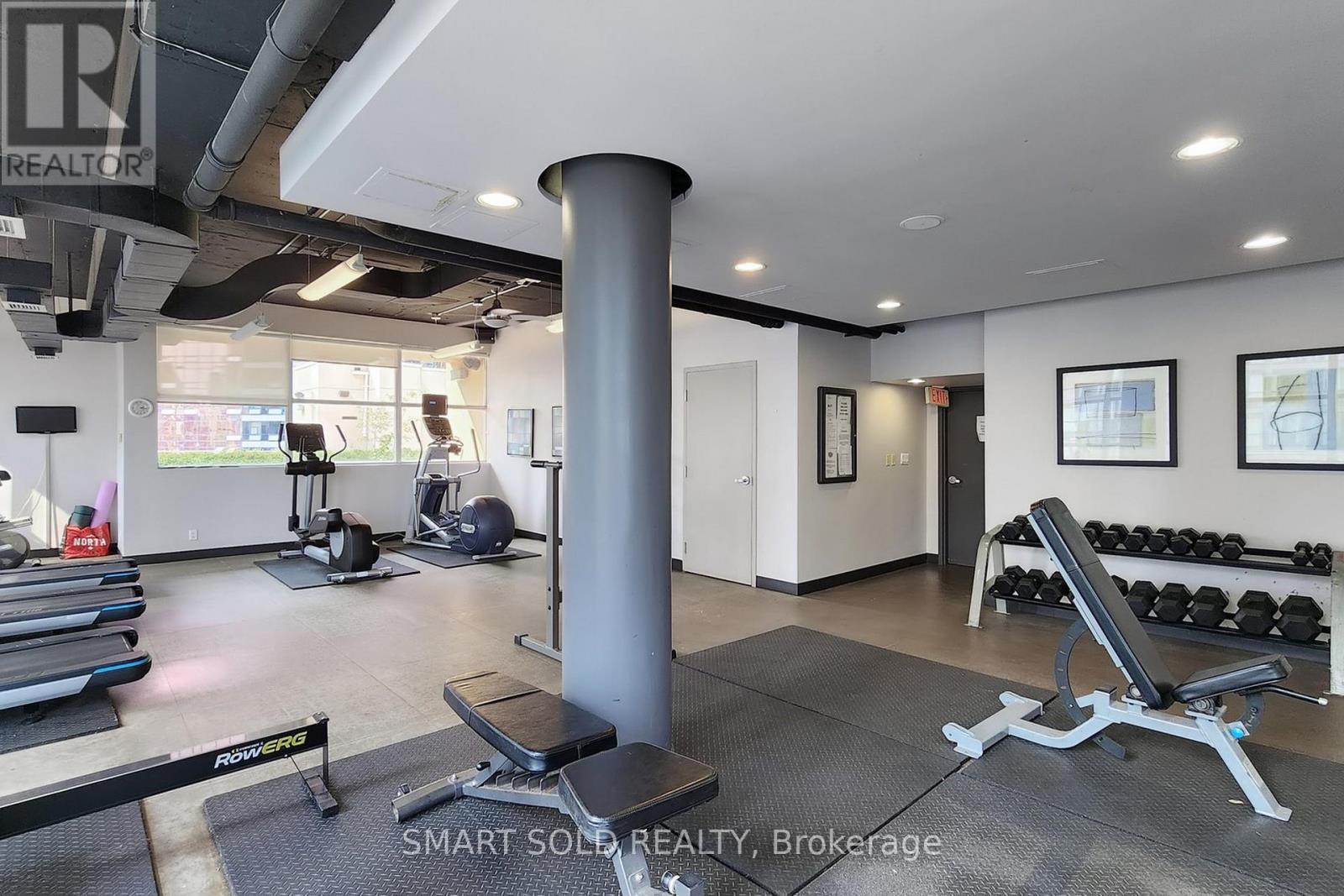 1612 - 11 St Joseph Street, Toronto, ON - Indoor Photo Showing Gym Room