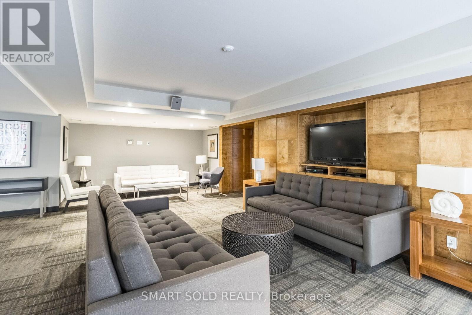 1612 - 11 St Joseph Street, Toronto, ON - Indoor Photo Showing Living Room