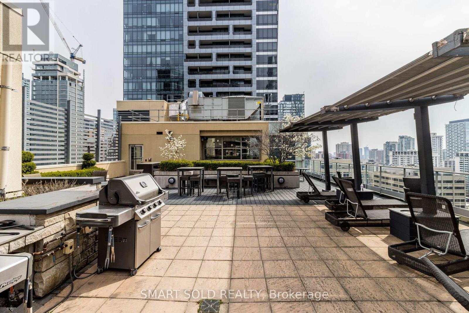 1612 - 11 St Joseph Street, Toronto, ON - Outdoor