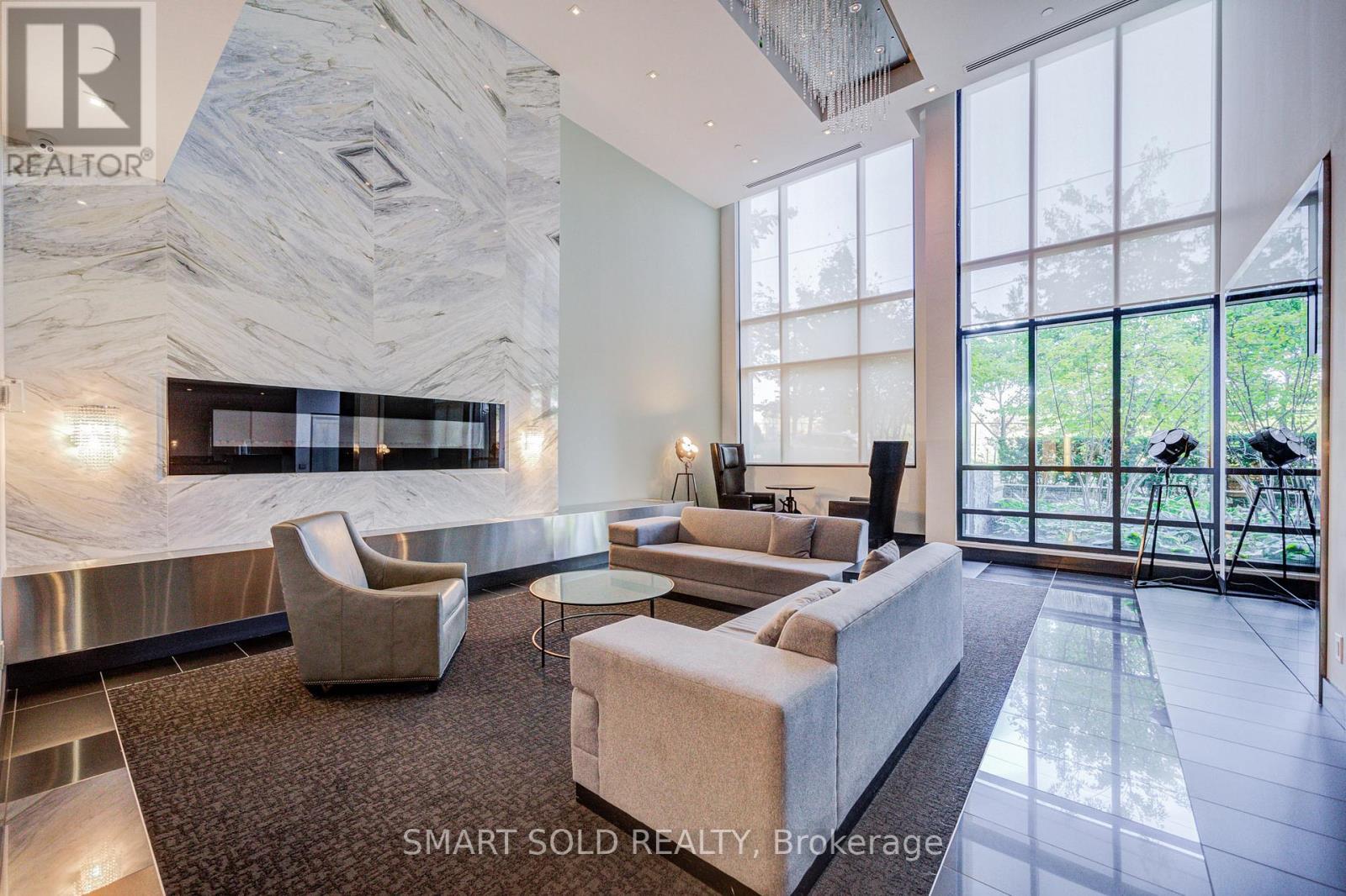 506 - 399 Spring Garden Avenue, Toronto, ON - Indoor With Fireplace