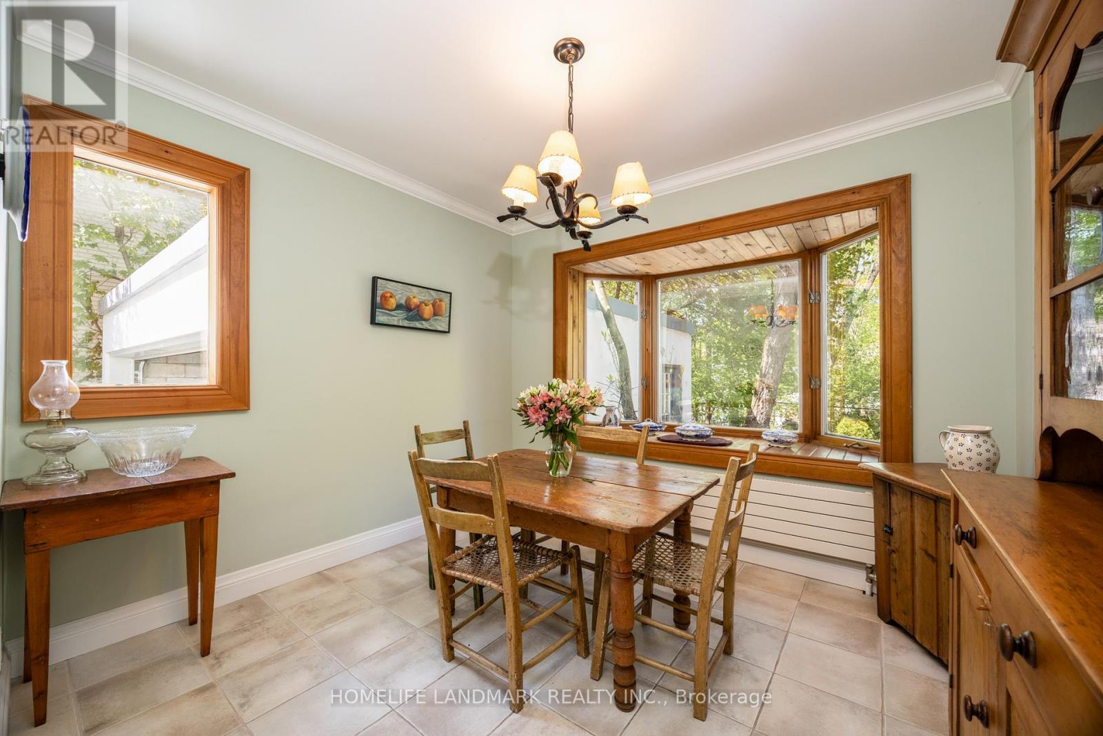 241 Forest Hill Road, Toronto, ON - Indoor Photo Showing Dining Room