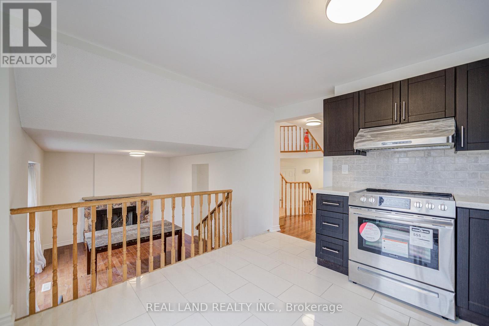 46 Wintermute Boulevard, Toronto, ON - Indoor Photo Showing Kitchen