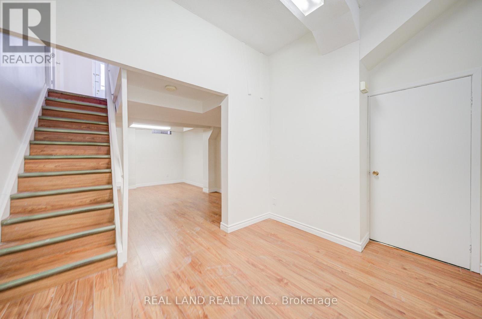 46 Wintermute Boulevard, Toronto, ON - Indoor Photo Showing Other Room