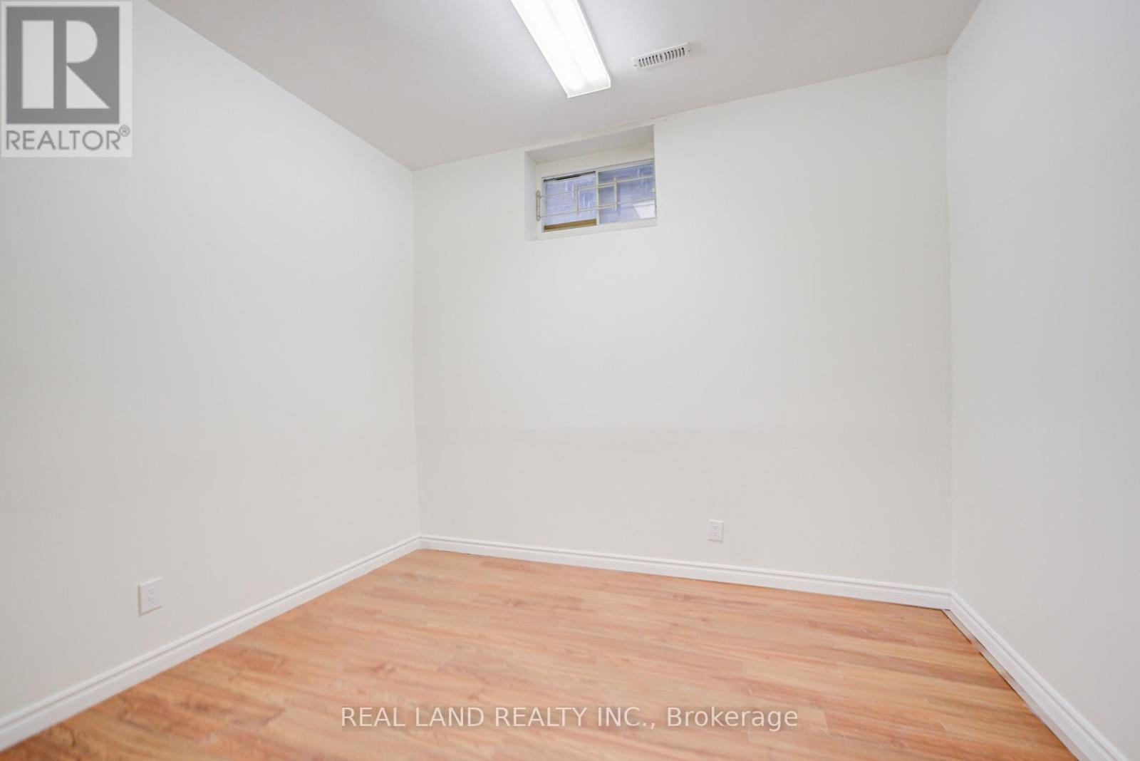 46 Wintermute Boulevard, Toronto, ON - Indoor Photo Showing Other Room