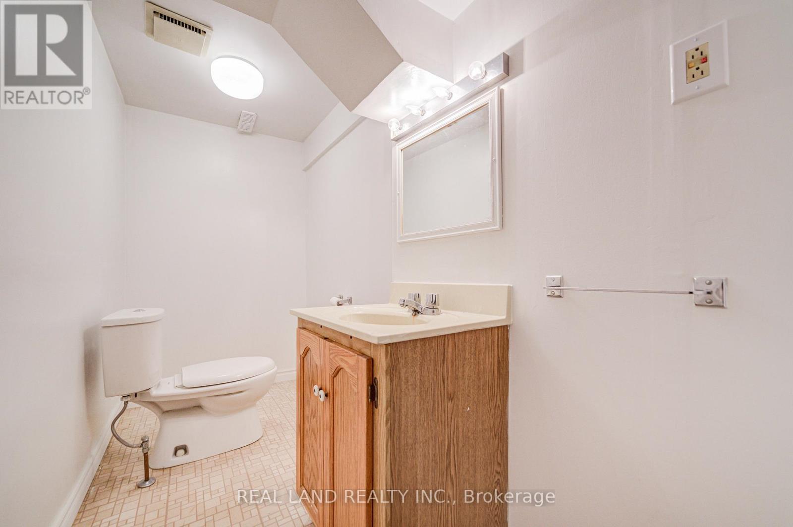 46 Wintermute Boulevard, Toronto, ON - Indoor Photo Showing Bathroom