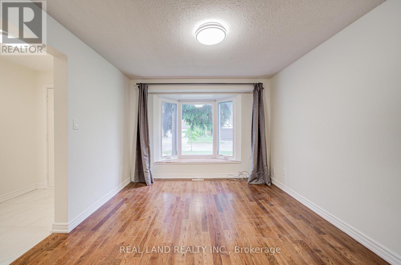 46 Wintermute Boulevard, Toronto, ON - Indoor Photo Showing Other Room