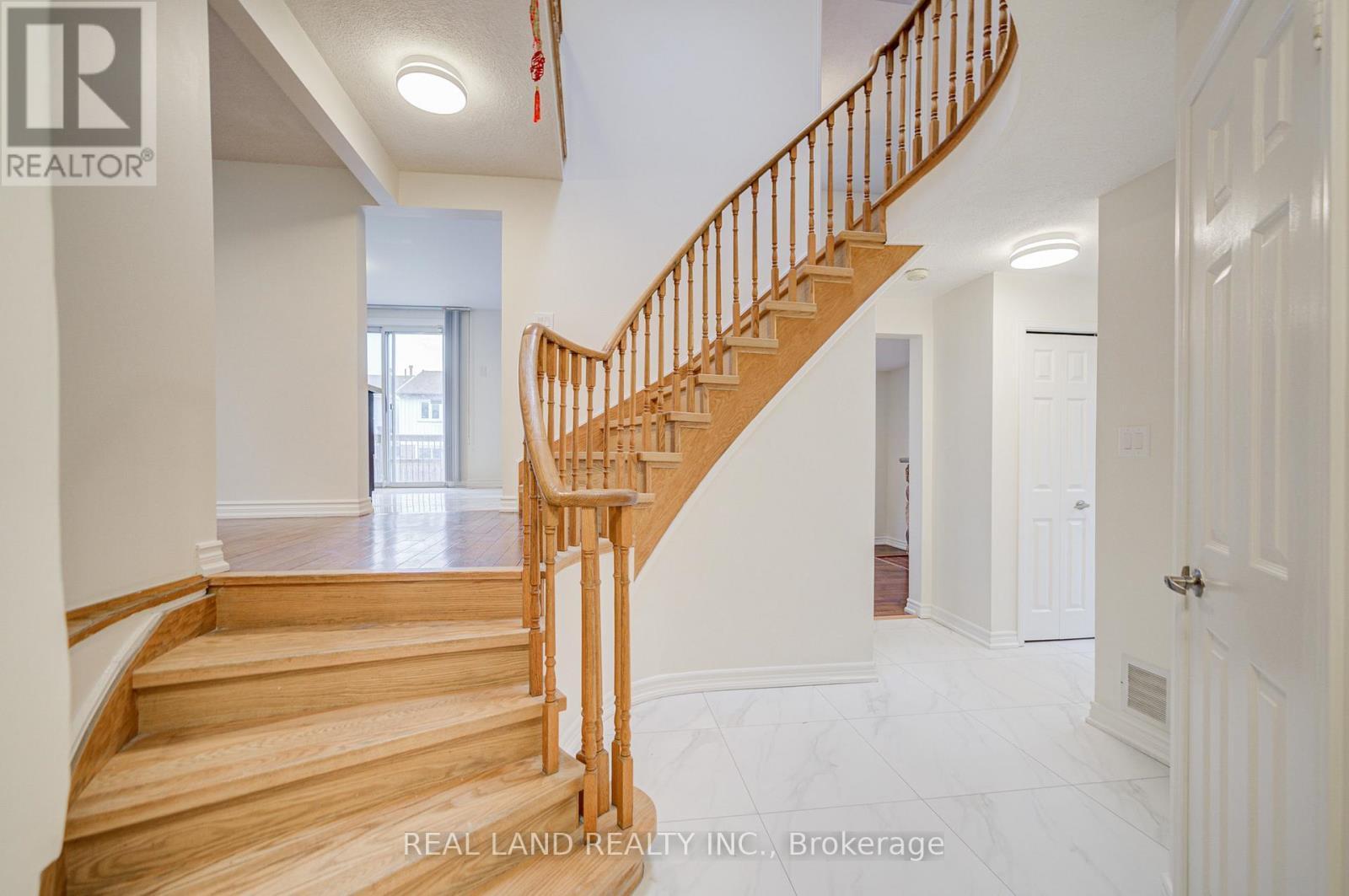 46 Wintermute Boulevard, Toronto, ON - Indoor Photo Showing Other Room
