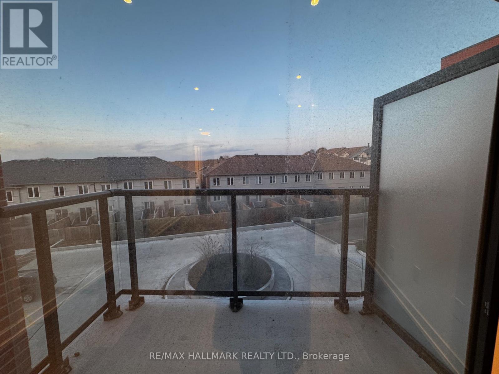 323 - 1010 Dundas Street E, Whitby, ON - Outdoor With Balcony