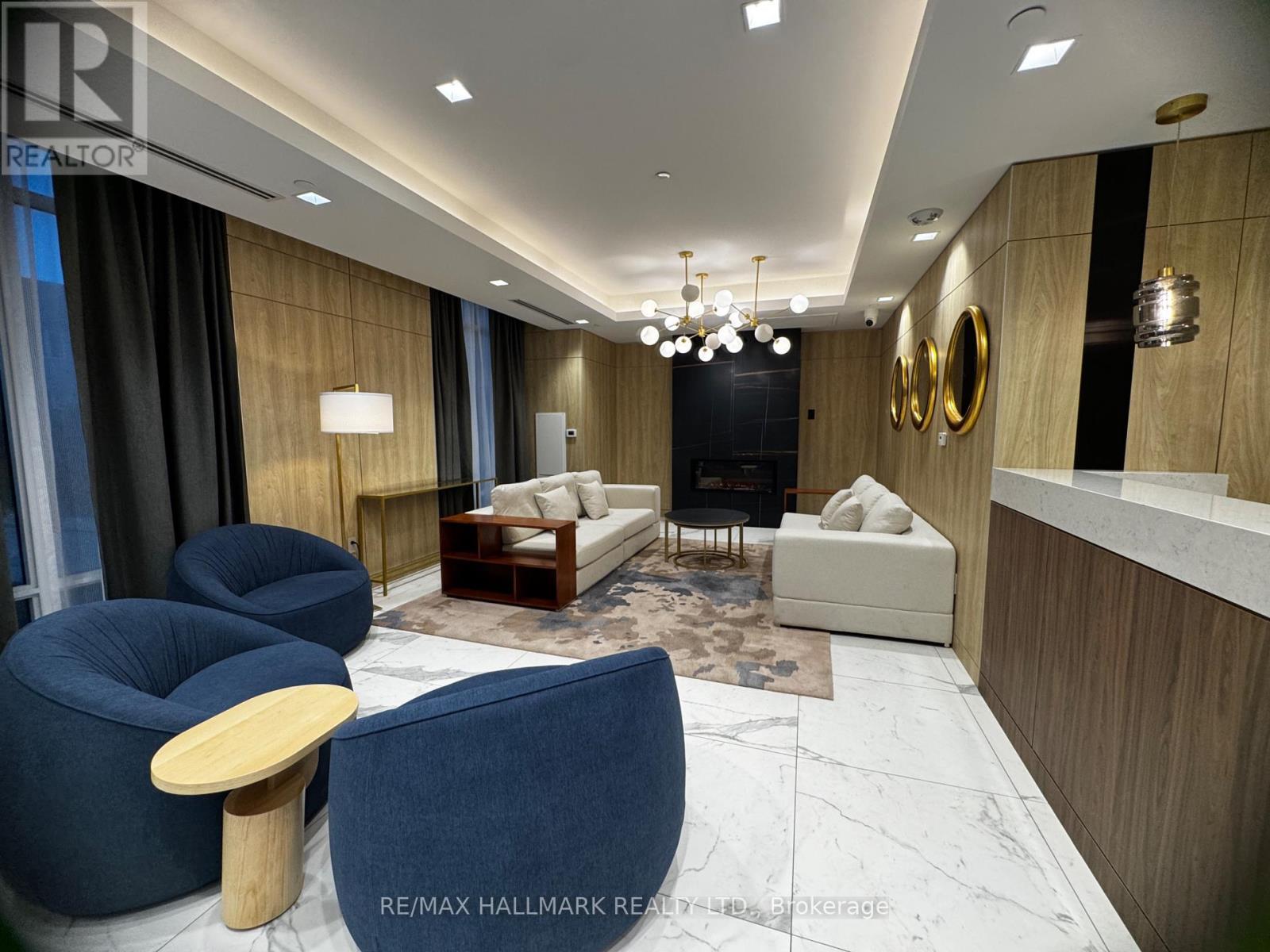 323 - 1010 Dundas Street E, Whitby, ON - Indoor