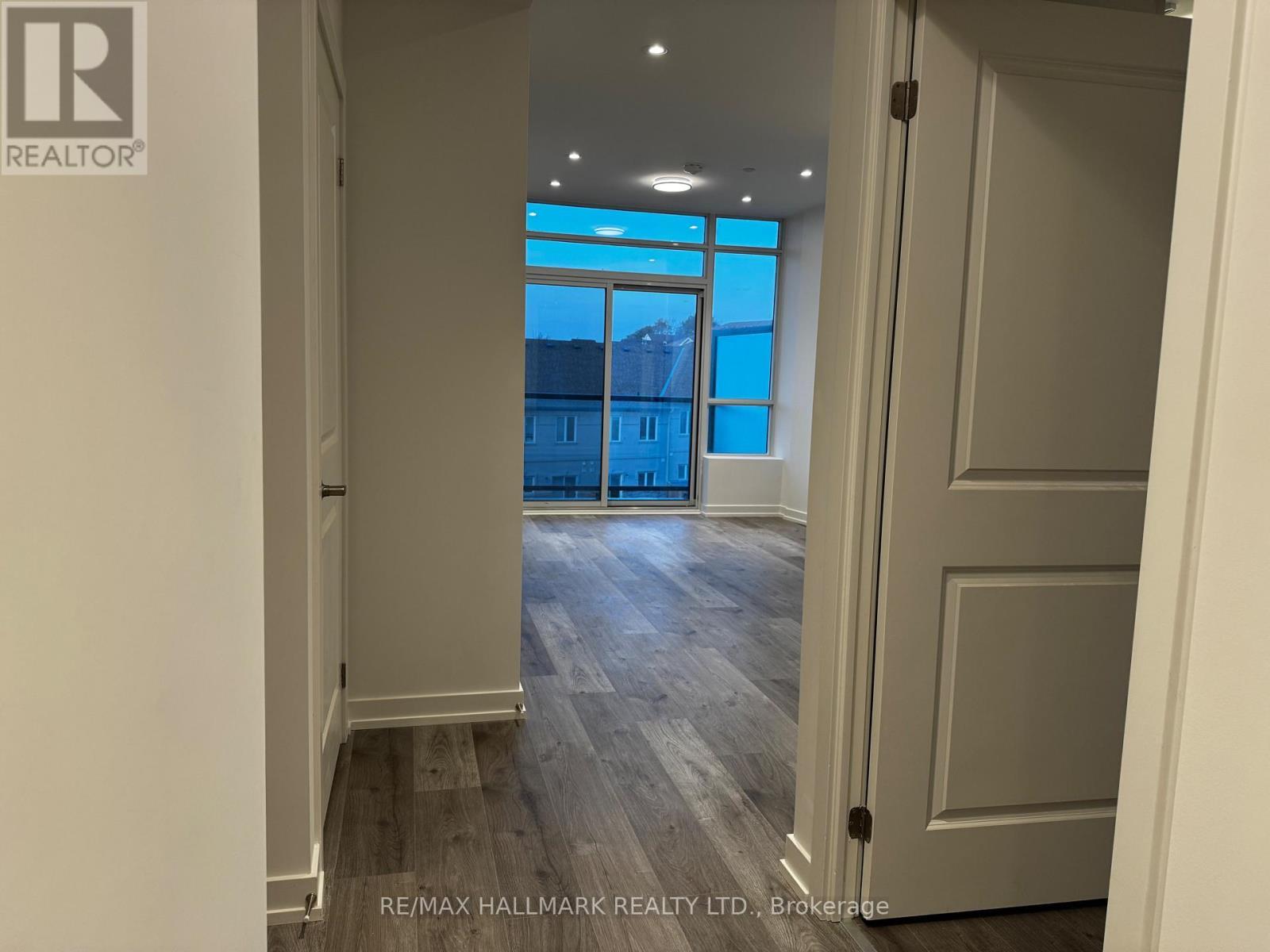 323 - 1010 Dundas Street E, Whitby, ON - Indoor Photo Showing Other Room