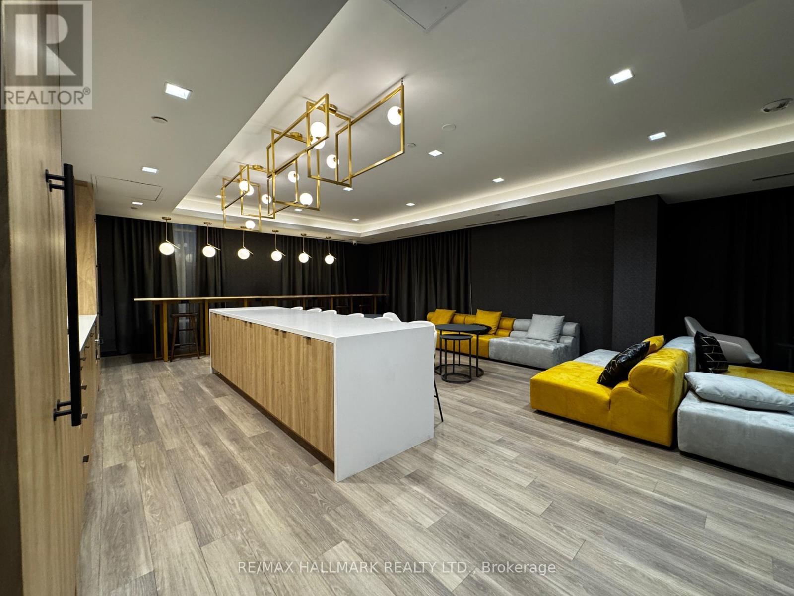 323 - 1010 Dundas Street E, Whitby, ON - Indoor Photo Showing Other Room