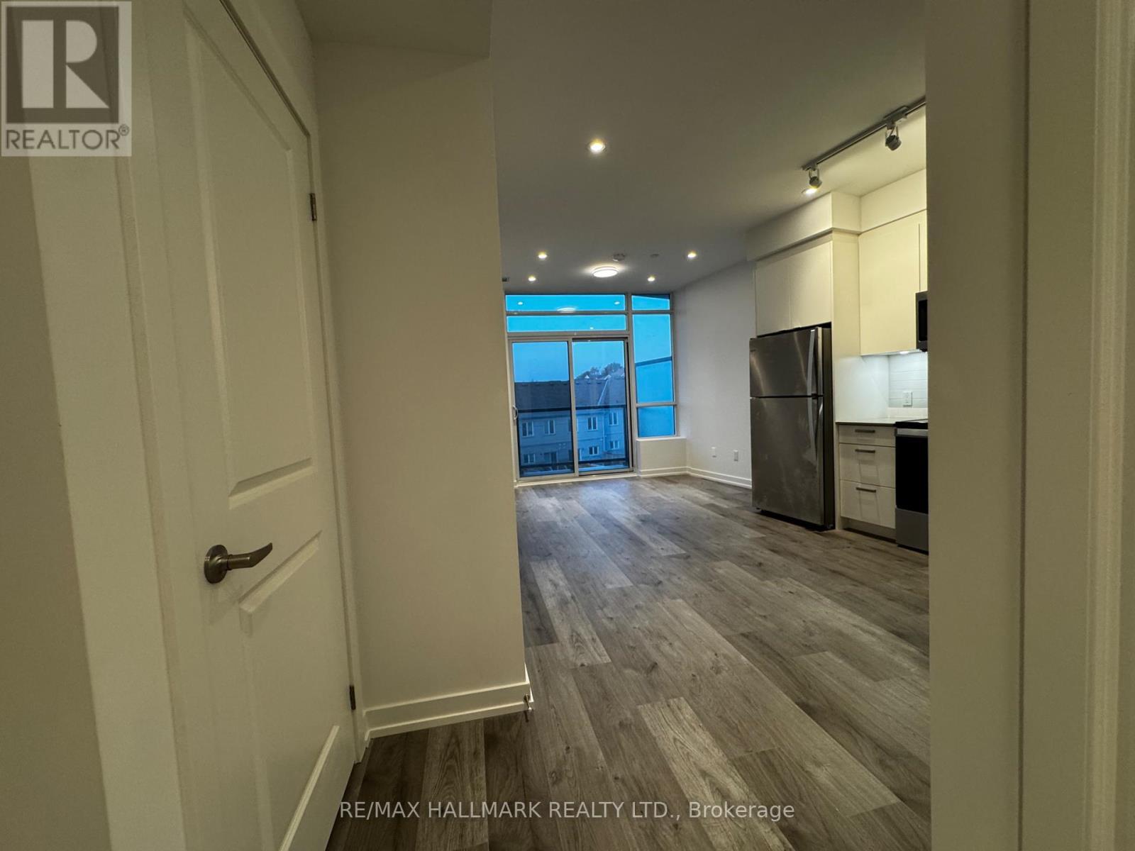 323 - 1010 Dundas Street E, Whitby, ON - Indoor Photo Showing Other Room