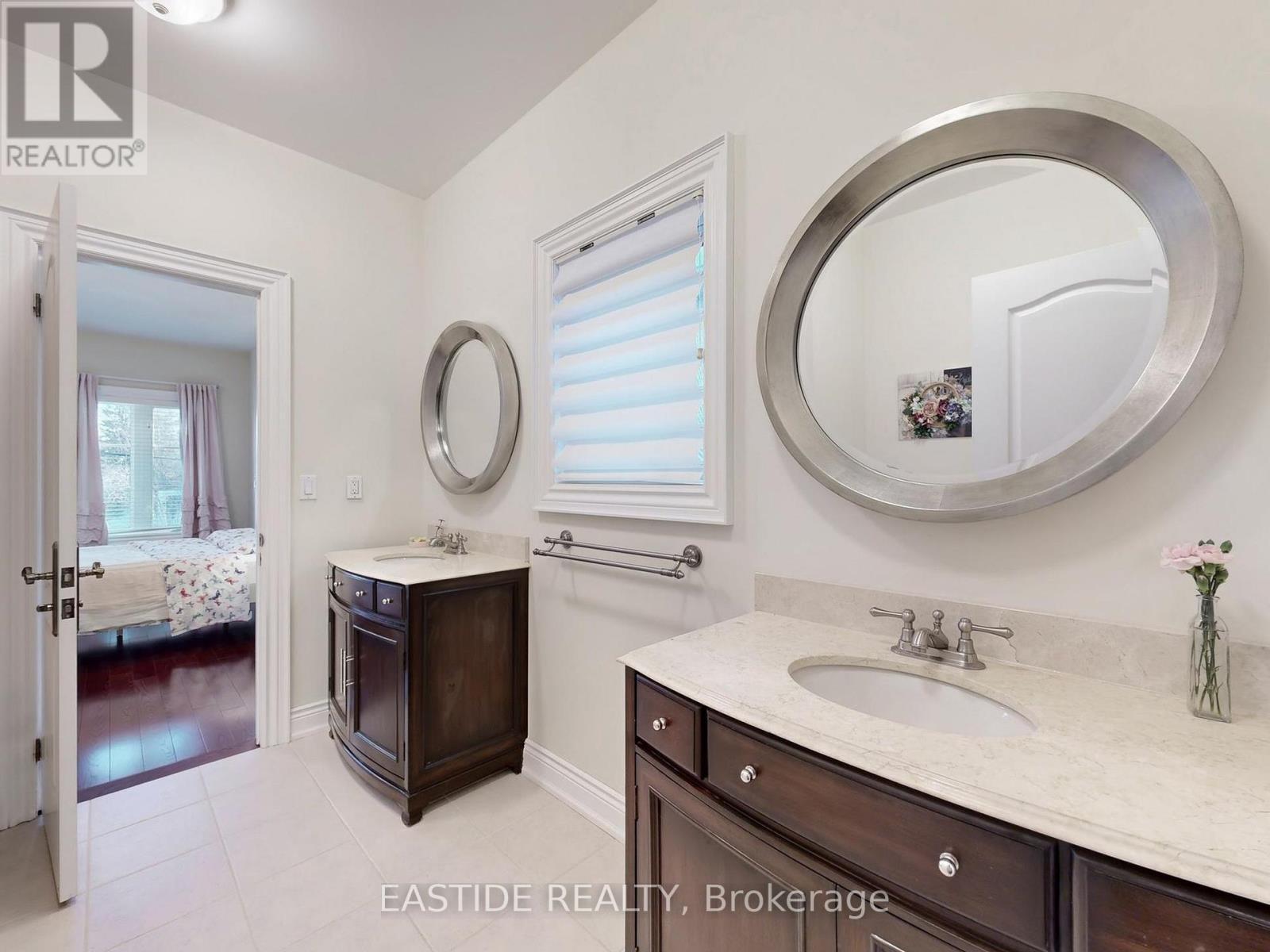 86 Snively Street, Richmond Hill, ON - Indoor Photo Showing Bathroom