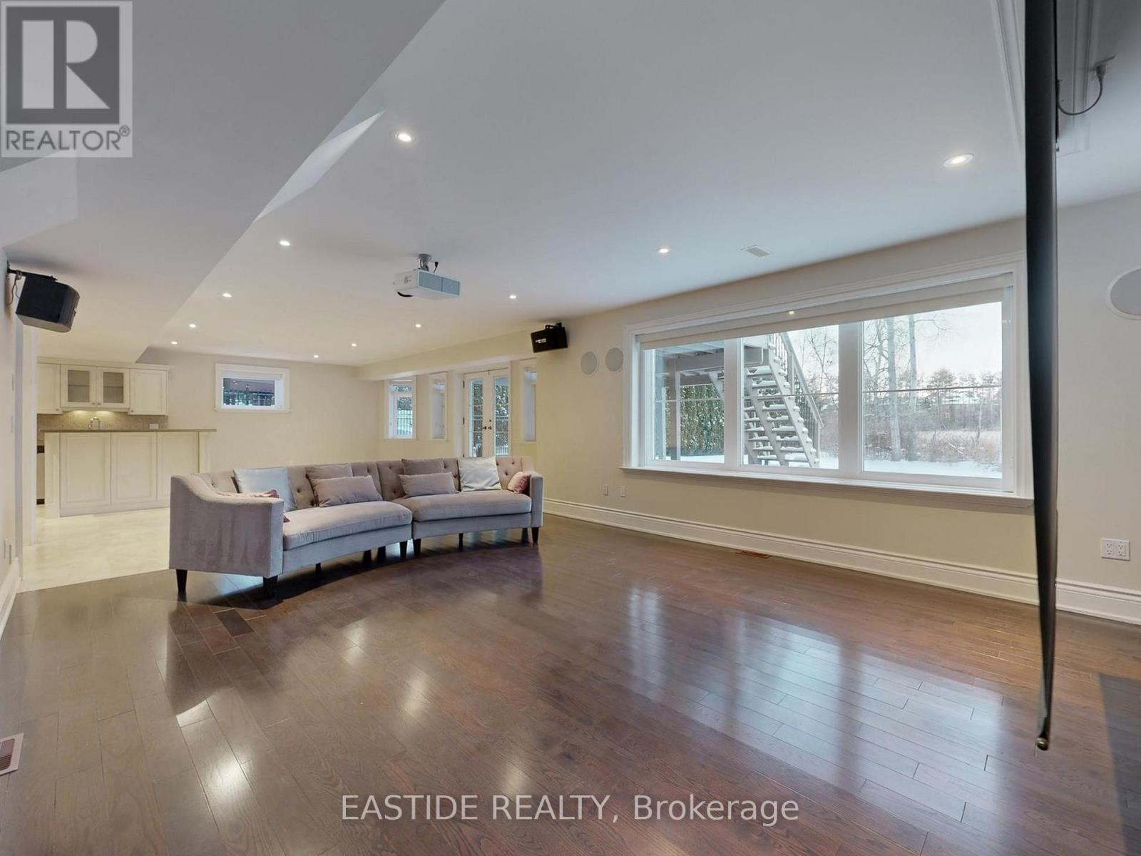 86 Snively Street, Richmond Hill, ON - Indoor