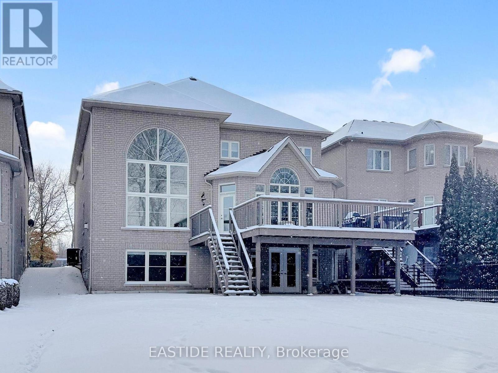 86 Snively Street, Richmond Hill, ON - Outdoor With Facade