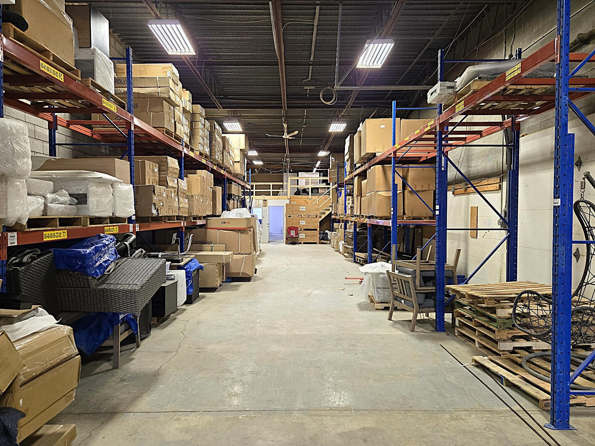 Warehouse - 714 Boul. Du Curé-Boivin, Boisbriand, QC - Indoor Photo Showing Garage