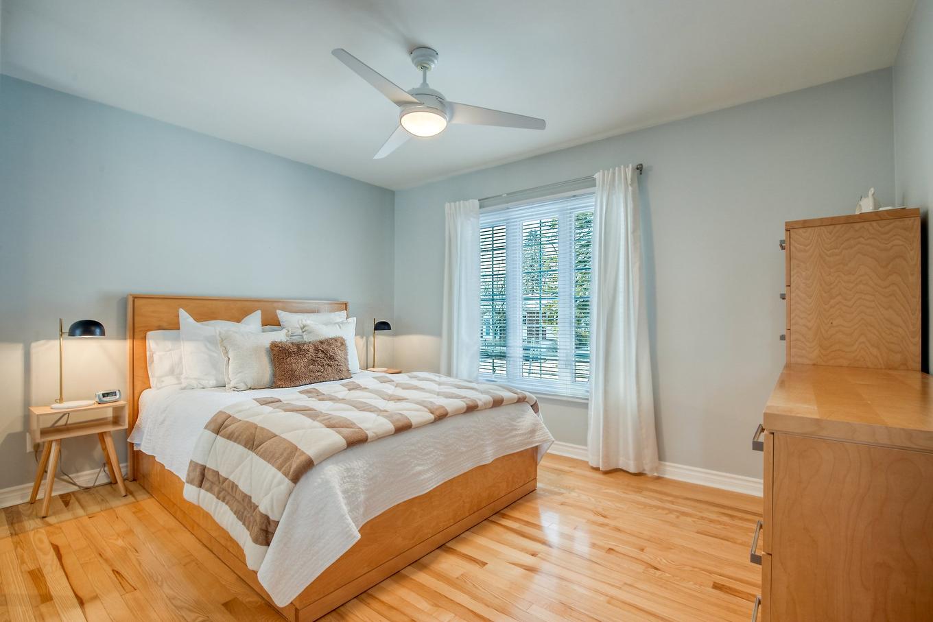Primary bedroom - 1290 Rue Boisbriand, Saint-Bruno-De-Montarville, QC - Indoor Photo Showing Bedroom