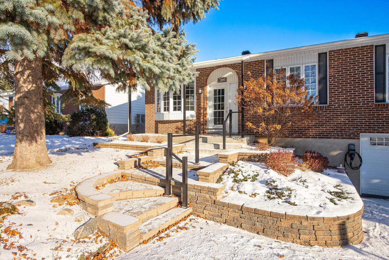 Frontage - 1290 Rue Boisbriand, Saint-Bruno-De-Montarville, QC - Outdoor