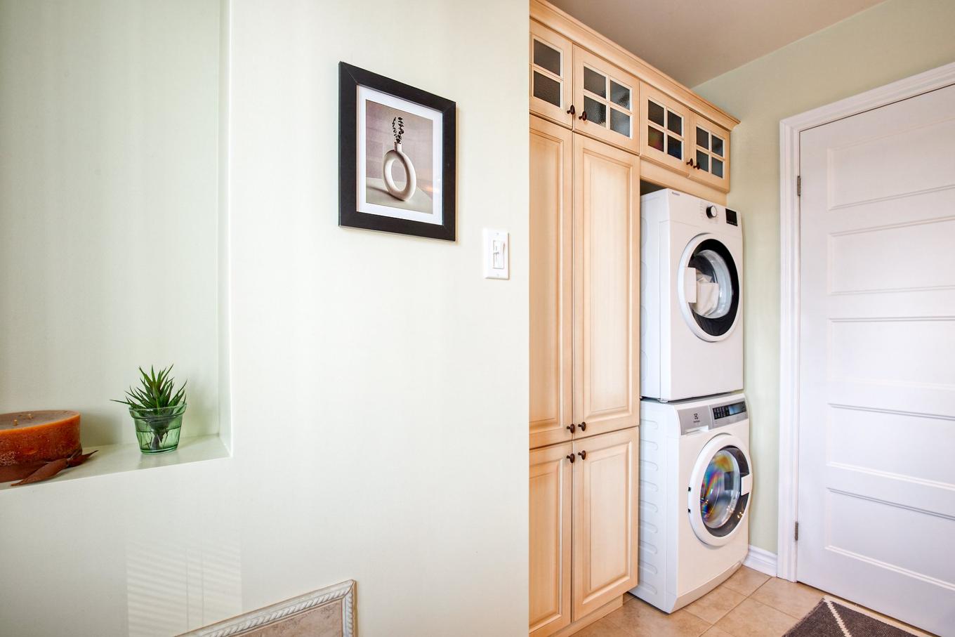 Bathroom - 1290 Rue Boisbriand, Saint-Bruno-De-Montarville, QC - Indoor Photo Showing Laundry Room
