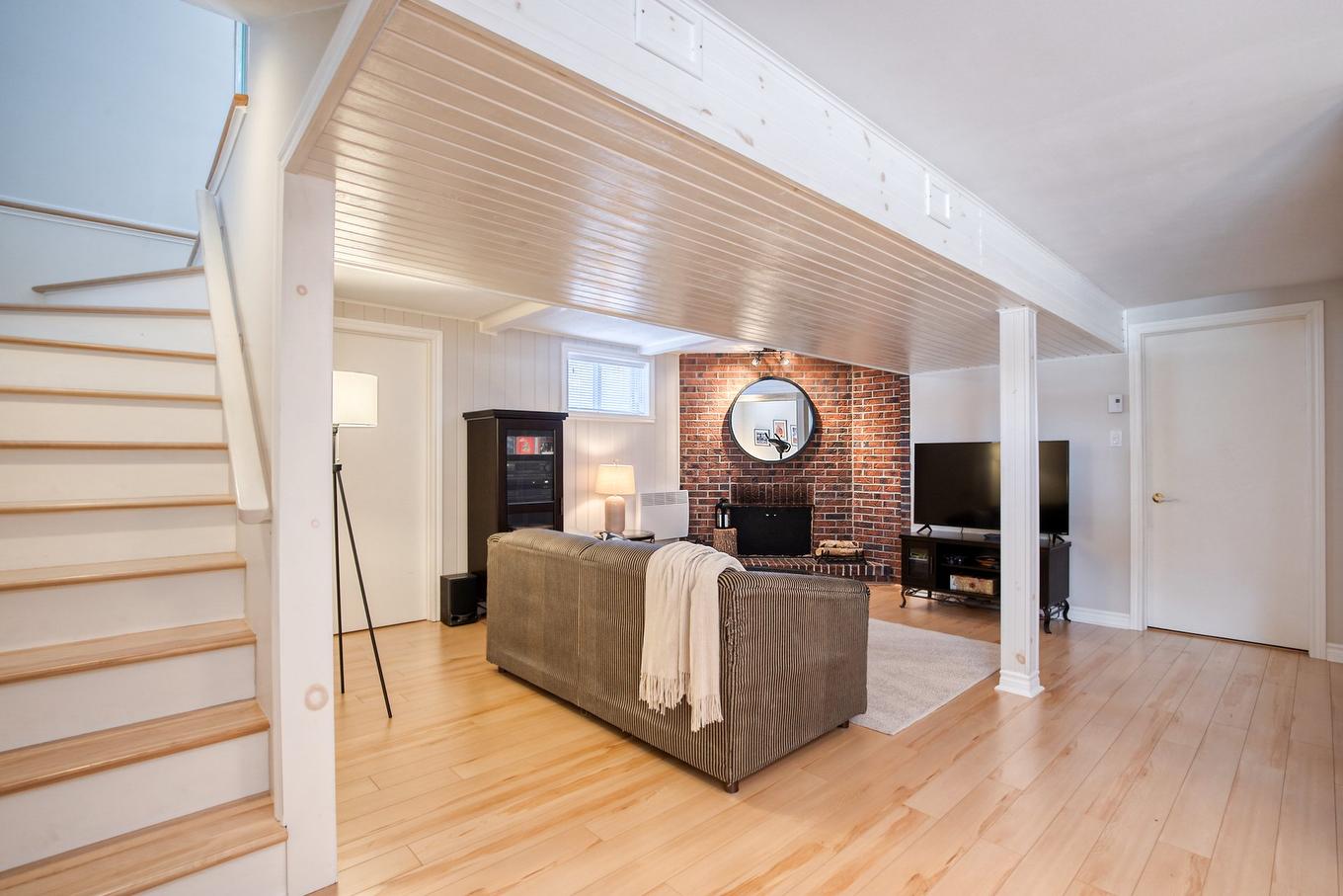 Family room - 1290 Rue Boisbriand, Saint-Bruno-De-Montarville, QC - Indoor Photo Showing Other Room