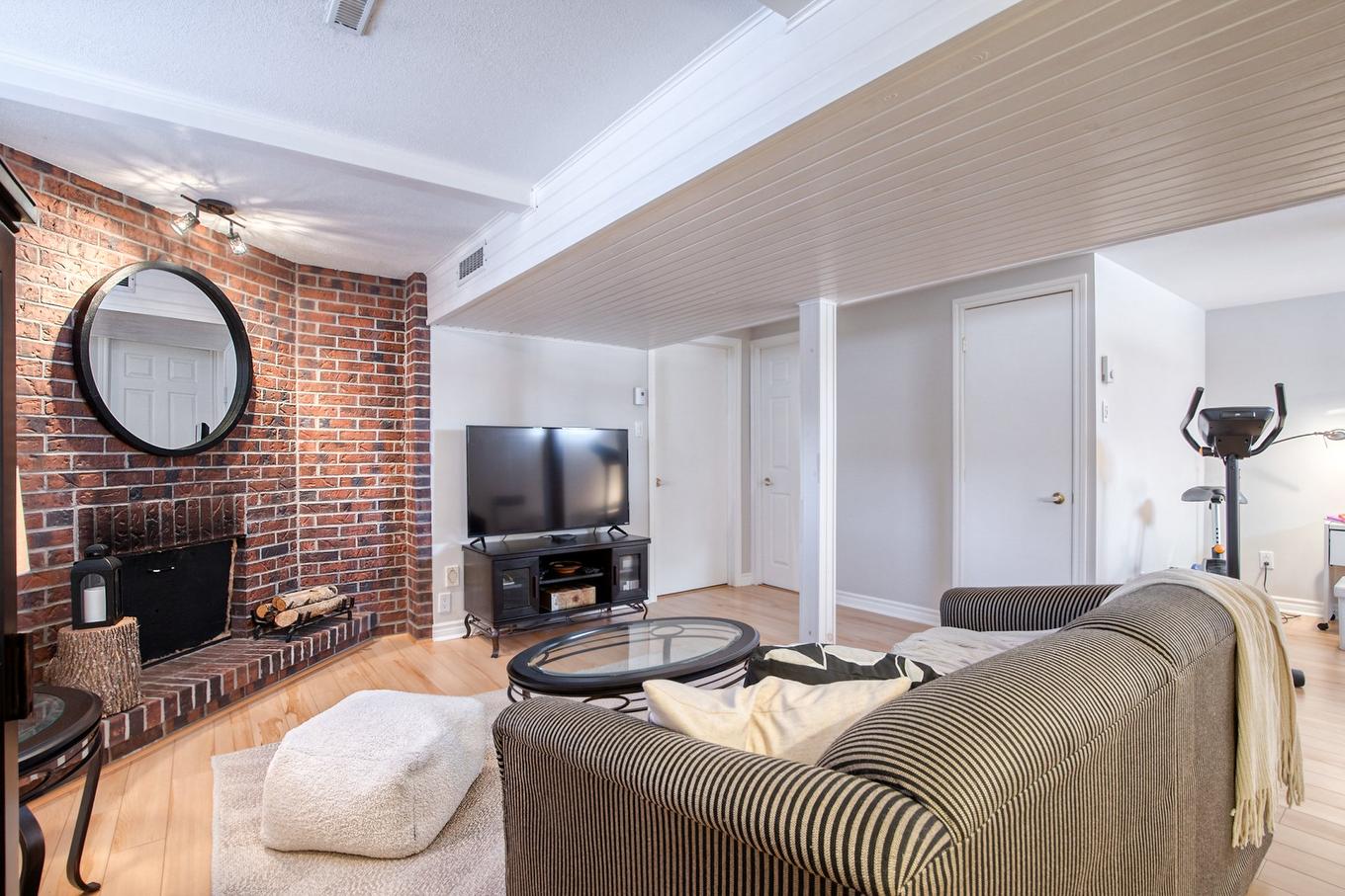 Family room - 1290 Rue Boisbriand, Saint-Bruno-De-Montarville, QC - Indoor Photo Showing Living Room With Fireplace