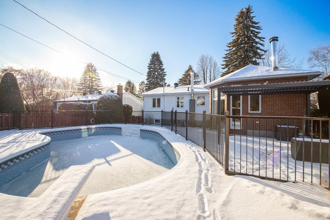 Pool - 1290 Rue Boisbriand, Saint-Bruno-De-Montarville, QC - Outdoor