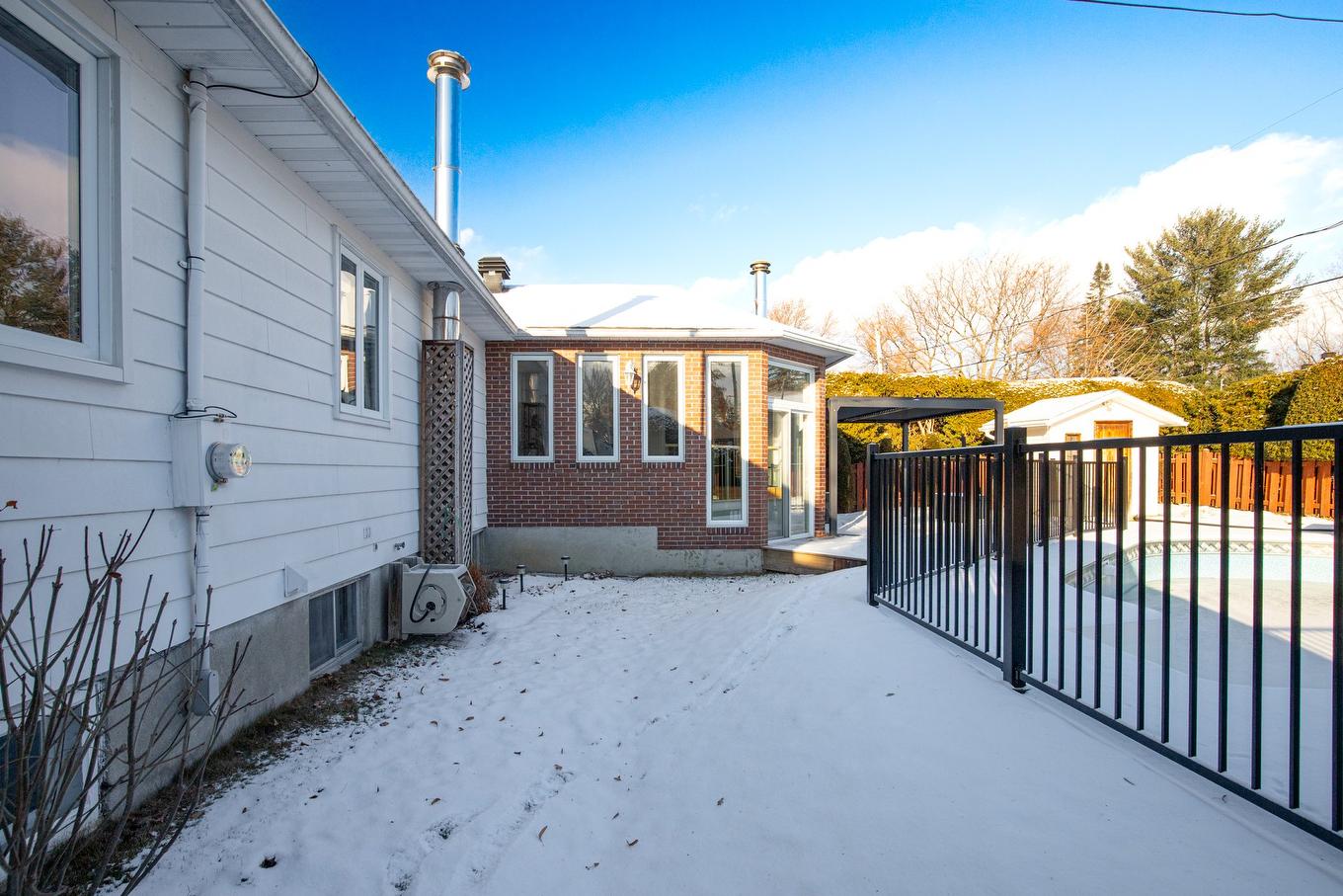 Backyard - 1290 Rue Boisbriand, Saint-Bruno-De-Montarville, QC - Outdoor With Exterior