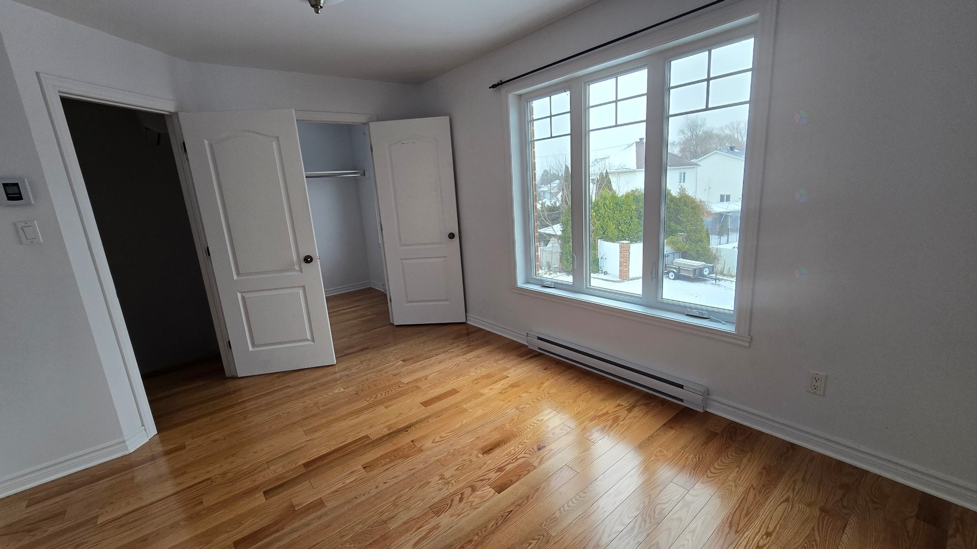 Chambre à coucher principale - 31 Boul. Marie-Victorin, Delson, QC - Indoor Photo Showing Other Room