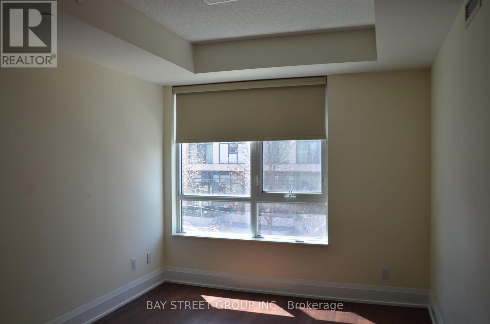 12 of 18 - 124 - 1 Old Mill Drive, Toronto, ON - Indoor Photo Showing Other Room