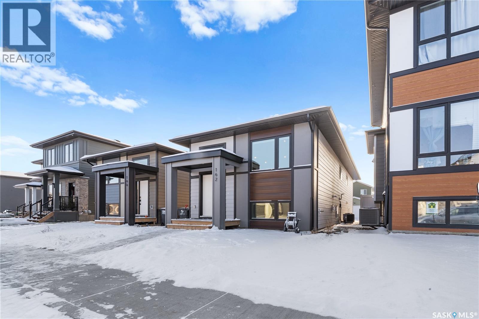 162 Leskiw Lane, Saskatoon, SK - Outdoor With Facade