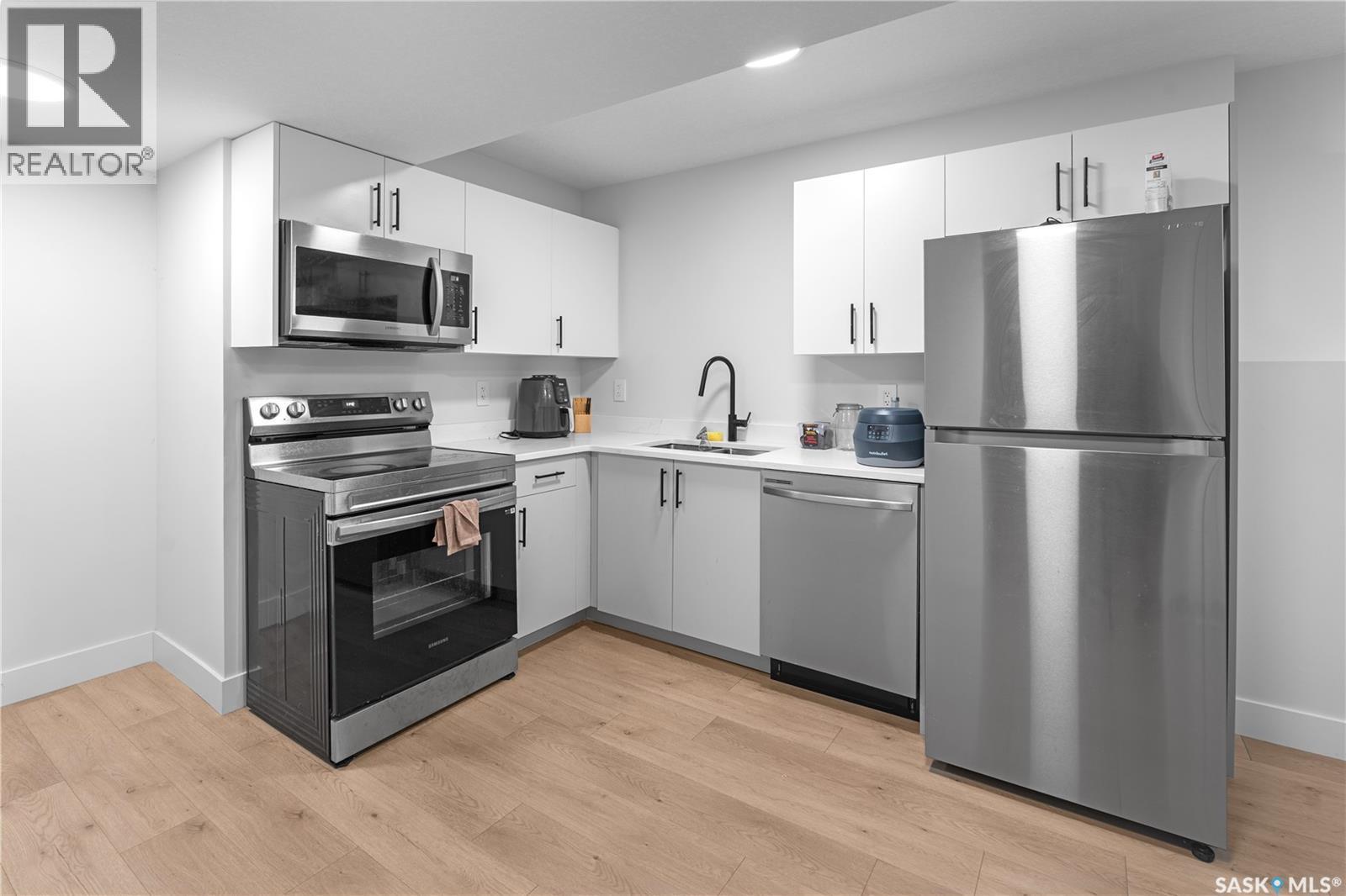 162 Leskiw Lane, Saskatoon, SK - Indoor Photo Showing Kitchen