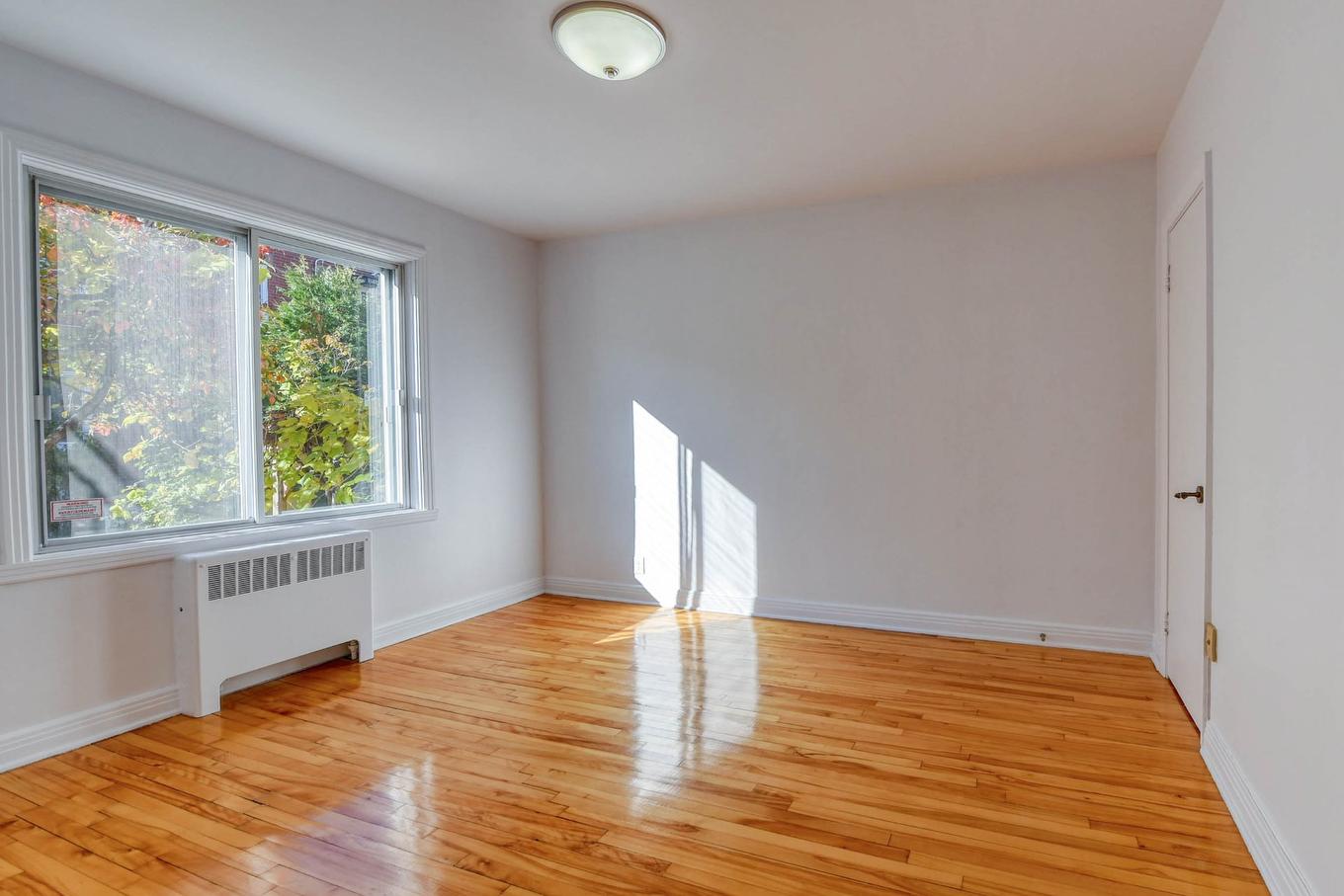 Chambre à coucher - 6820 - 6822 36E Avenue, Montréal (Rosemont/La Petite-Patrie), QC - Indoor Photo Showing Other Room