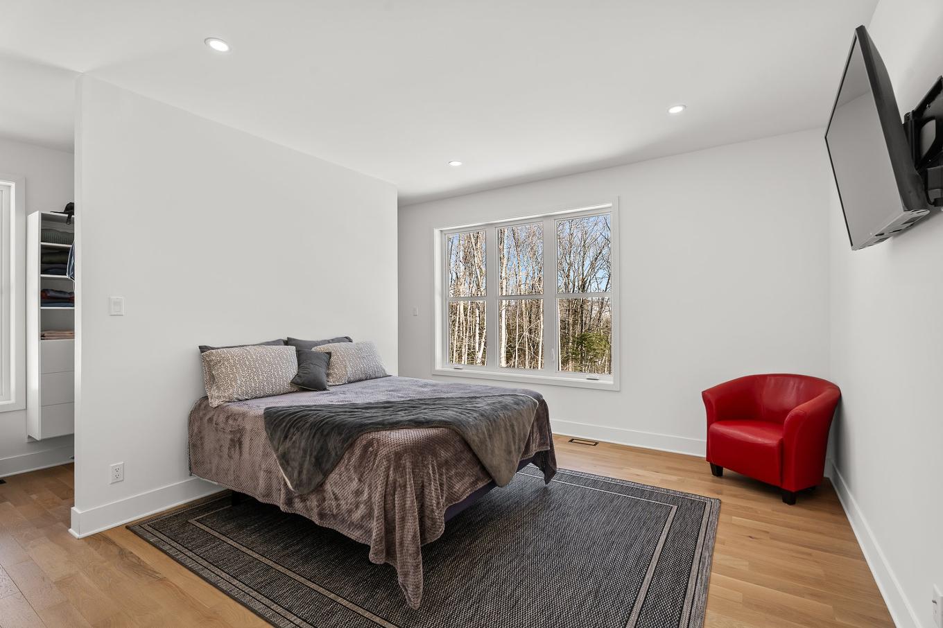 Primary bedroom - 349 Ch. Des Mômes, Saint-Sauveur, QC - Indoor Photo Showing Bedroom