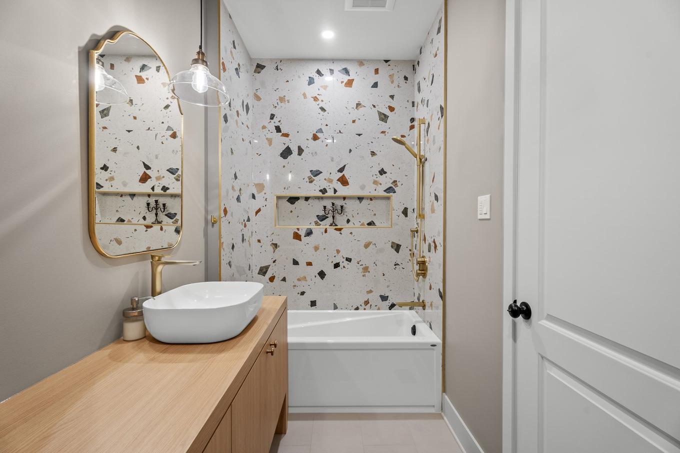 Bathroom - 349 Ch. Des Mômes, Saint-Sauveur, QC - Indoor Photo Showing Bathroom